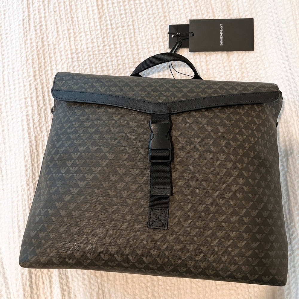 *NWT* Emporio Armani Logo messenger bag